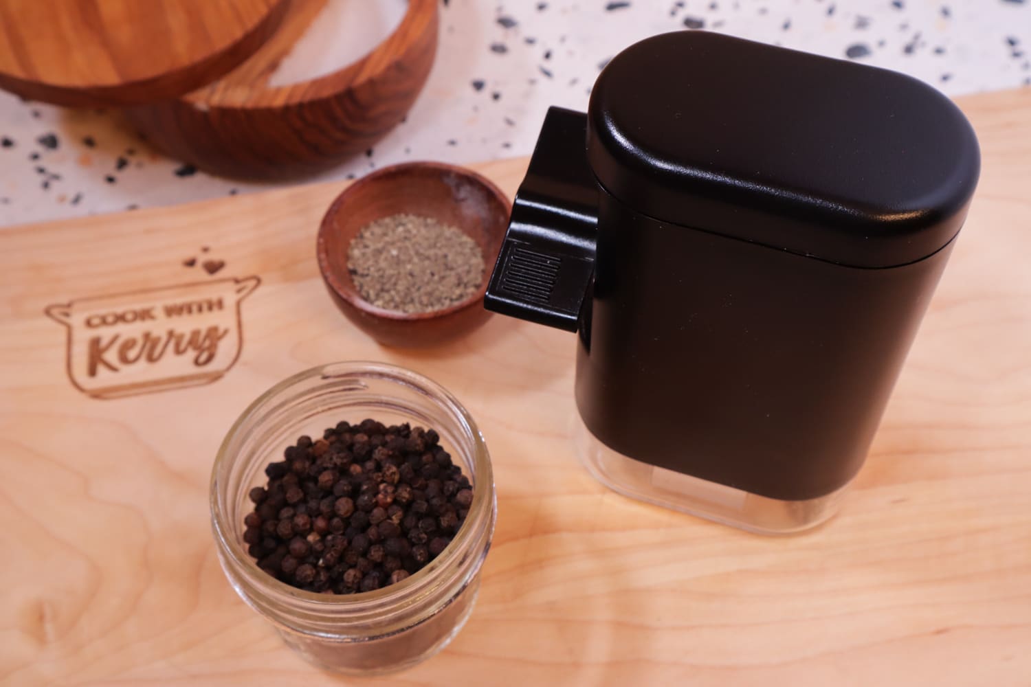 How to Open the McCormick Peppercorn Grinder in 1 Second